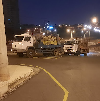 Pé de Caçamba - Entulho em São José do Rio Preto - SP